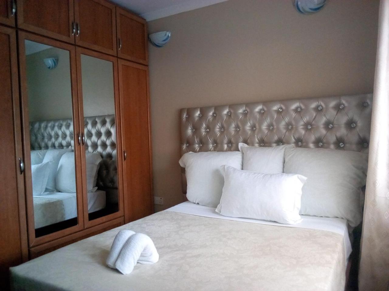 Zenith Lodge Lusaka Buitenkant foto