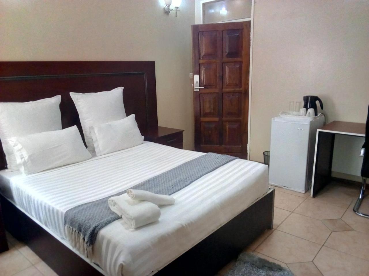 Zenith Lodge Lusaka Buitenkant foto