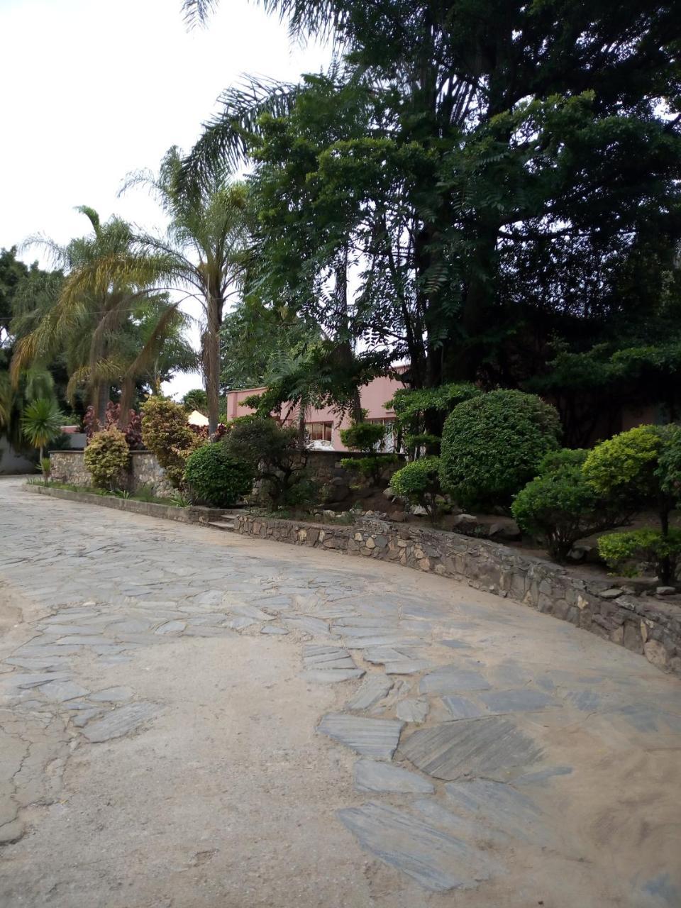 Zenith Lodge Lusaka Buitenkant foto