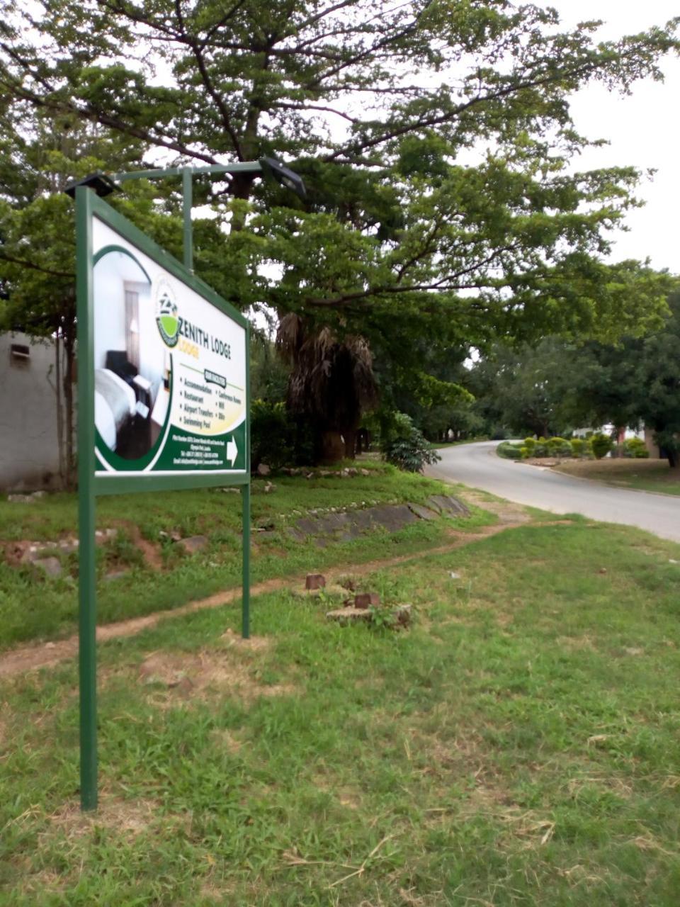 Zenith Lodge Lusaka Buitenkant foto